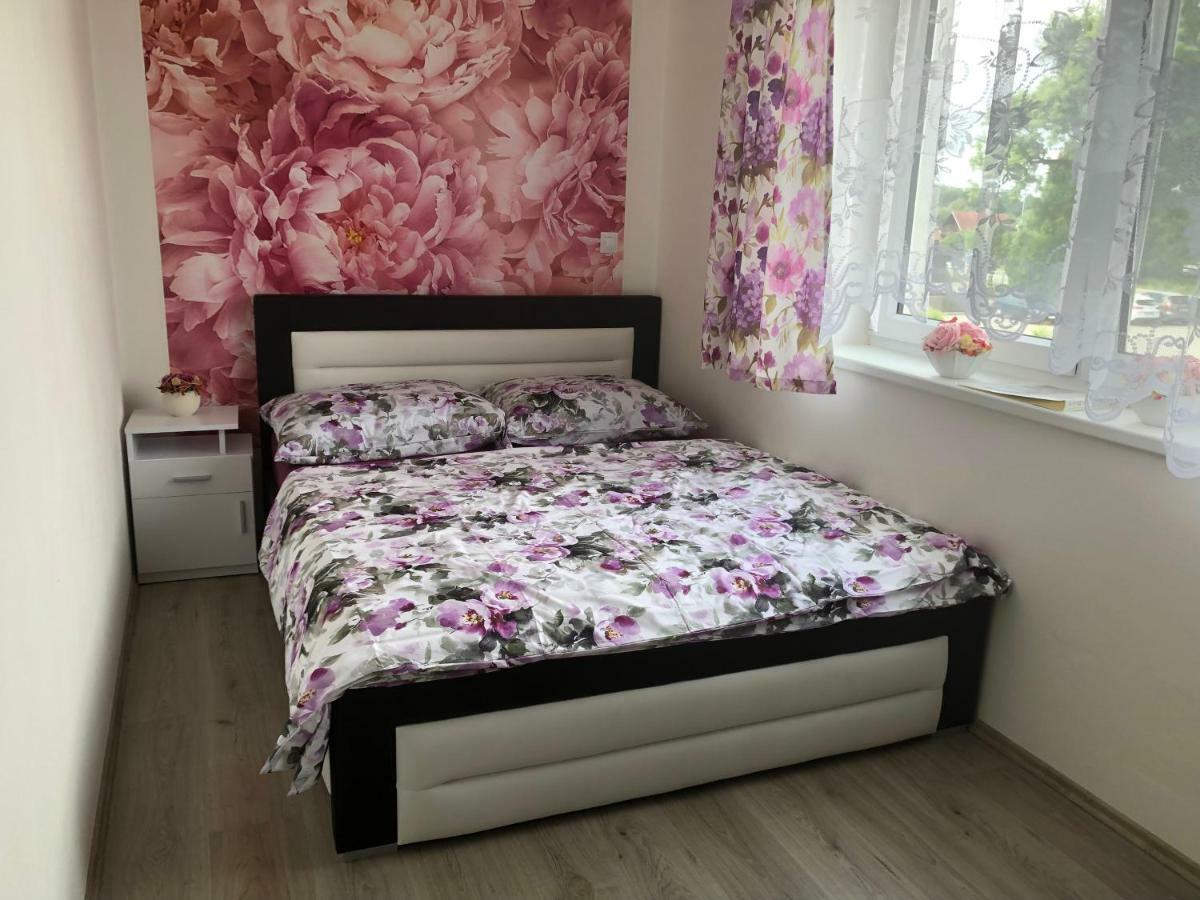 Apartman Na Lukach - Kopretina Třeboň Exteriör bild