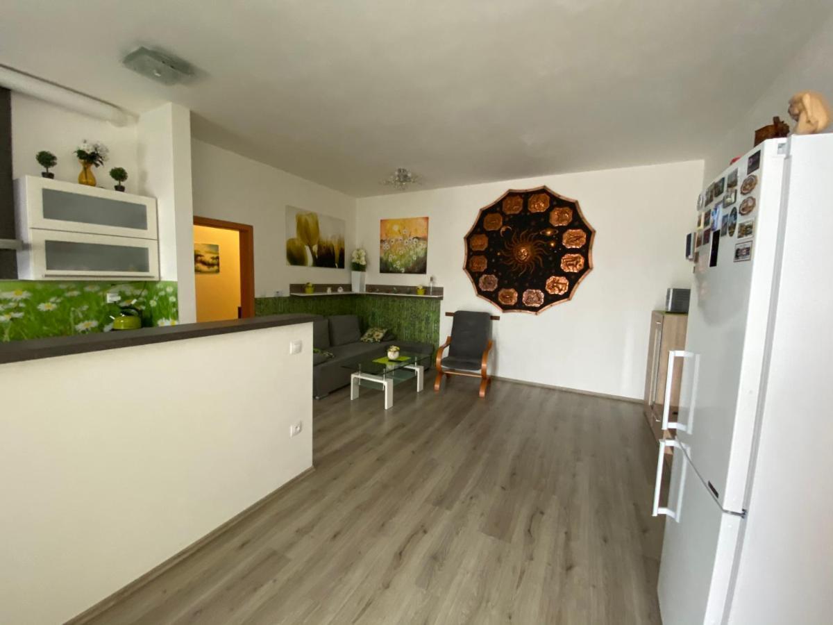 Apartman Na Lukach - Kopretina Třeboň Exteriör bild